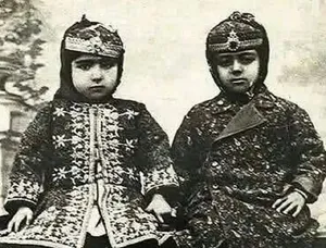 مراسم عروسی «اخترالدوله، دختر ناصرالدین شاه» و «ملیجک» (عکس)