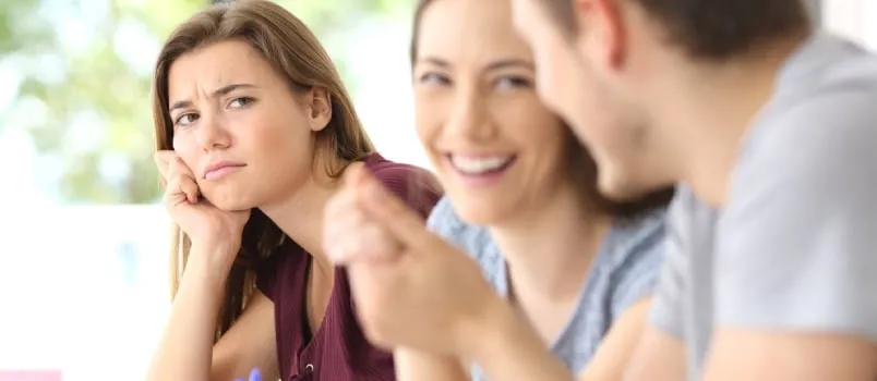 از روی طاهر رابطه دیگران در فضای بیرونی نمی توان رابطه را قضاوت و با زندگی خود مقایسه کرد.