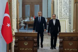 عراقچی ادعاها درباره شلیک موشک از ایران به ترکیه را رد کرد