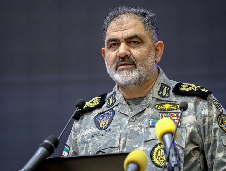 دریادار ایرانی: دشمن را می‌توانیم در هر نقطه‌ای زمین‌گیر کنیم