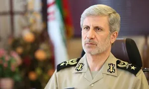 فرمانده کل ارتش: دشمن از یک حد مشخص به نیروی دریایی ایران نزدیک نمی‌شود