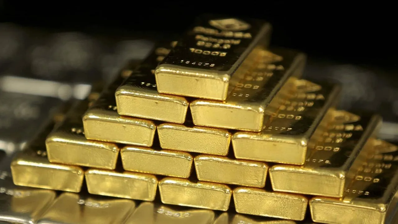 افزایش جهانی قیمت طلا همزمان با تضعیف دلار آمریکا