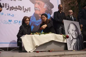 گلایه همسر سیروس ابراهیم‌زاده از مکان خاکسپاری این بازیگر: این قبرهای خالی رو برای چه کسانی پنهان کرده‌اید؟ (+عکس)