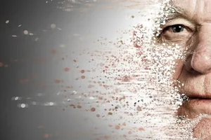 چگونه روند پیری را معکوس کنیم؟ (3 راهکار کاربردی)