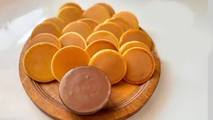 طرز تهیه پنکیک بدون همزن و فر؛ صبحانه‌ای سریع با بافتی نرم و پف‌دار