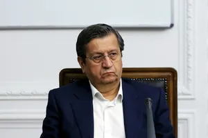 همتی: به دنبال جلوگیری از پولشویی در کشور هستیم