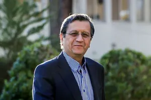 همتی: رکورد عرضه ارز شکسته شد