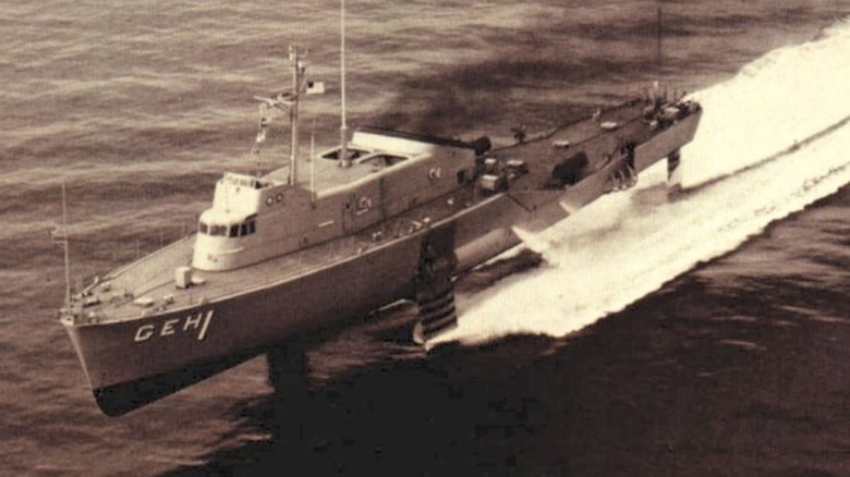 ۸. یواساس پلینویو (USS Plainview) (AGEH-1): بزرگترین هیدروفویل جهان ۸. یواساس پلینویو (USS Plainview) (AGEH-1): بزرگترین هیدروفویل جهان