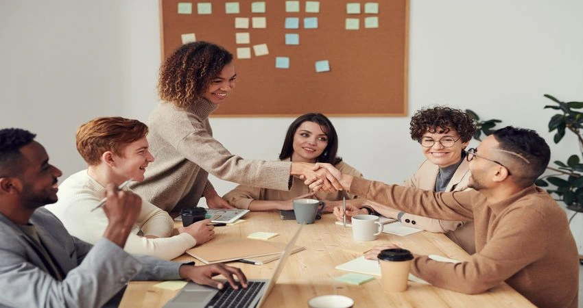 مهارت ارتباطی در محیط کار و جلسه رسمی